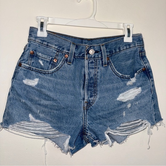 Levi 501 Light Wash Distressed Denim Jean Shorts 27 - Picture 2 of 6
